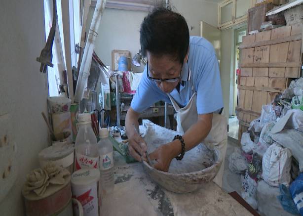 献上膝盖！青田牛人用石雕做乐器……