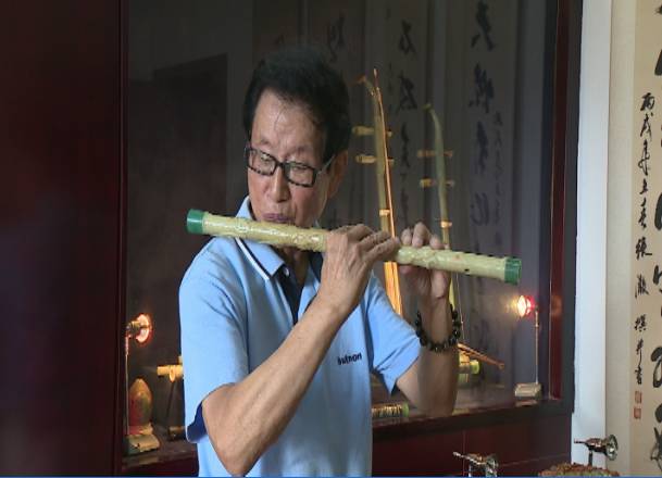 献上膝盖！青田牛人用石雕做乐器